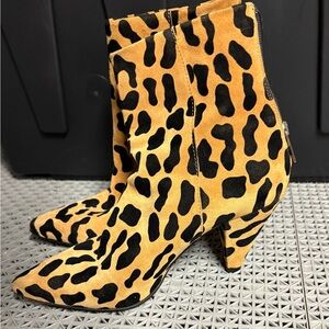 Steve Madden Tan and Black Leopard Print Ankle Boots